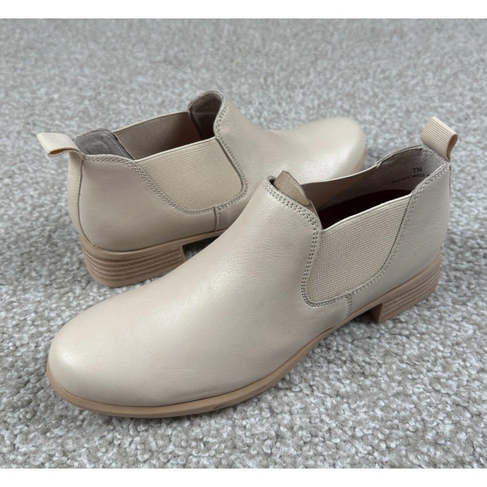 Munro Bedford Chelsea Ankle Bootie Women 7N White Leather Comfort Shoes